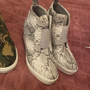 Ladies Shakeskin Booties